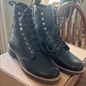 Black Leather Womens boot. Red Wing